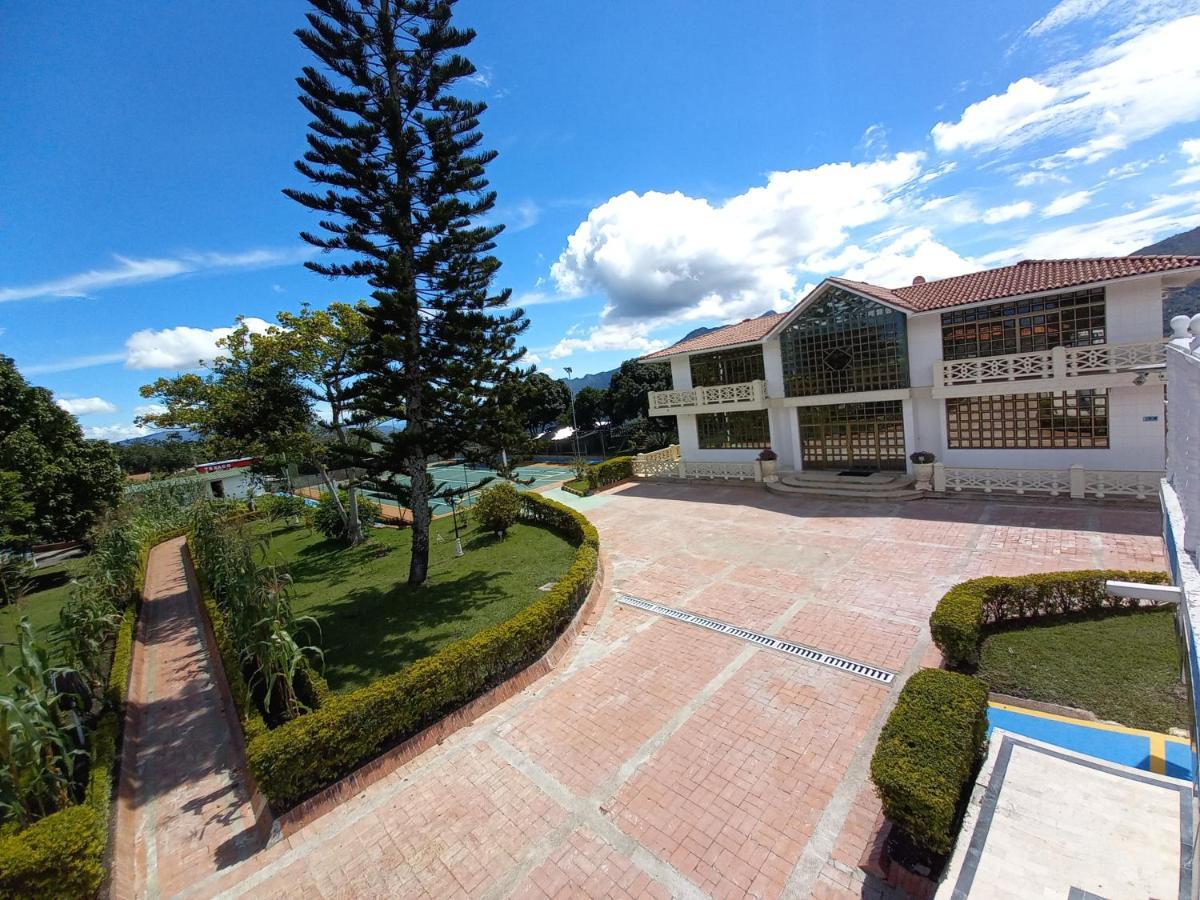 Hotel Barcelona Chinauta Ngoại thất bức ảnh
