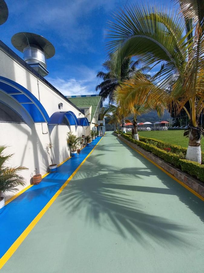 Hotel Barcelona Chinauta Ngoại thất bức ảnh